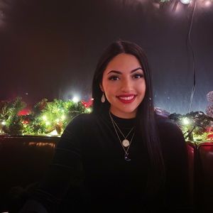 Meet your Posher, Aila